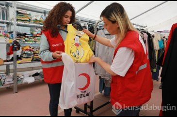 Kızılay depremzede çocuklara bayramlık hediye edecek