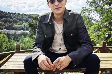 Oyuncu İsmail Hacıoğlu'nun kız kardeşi de ünlü çıktı!
