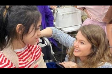 Burcu Biricik depremzede çocukları ziyaret etti