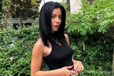 Ünlü oyuncu Merve Boluğur'un yeni imajı beğeni topladı