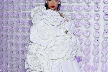 Rihanna'nın MET Gala tarzı dikkat çekti