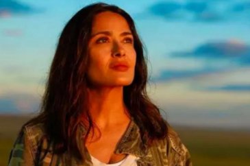 56 yaşındaki Salma Hayek yaşlanma karşıtı iksirini açıkladı! 