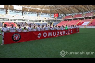 Omuz Omuza Gösteri Maçı Mersin'de oynandı