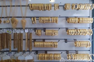 Düğün sezonuyla birlikte imitasyon takılara ilgi arttı