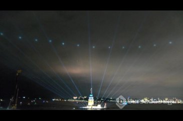 Kız Kulesi'nde açılışa özel ışık gösterisi yapıldı