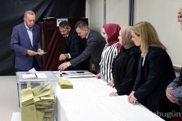 Cumhurbaşkanı adayları ve liderler oylarını kullandı
