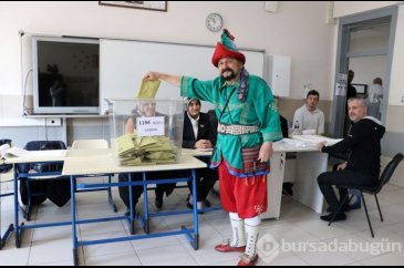 Sandık başından ilginç kareler
