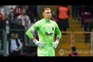 Galatasaray'da parfüm krizi! Muslera takım arkadaşlarına bağırdı