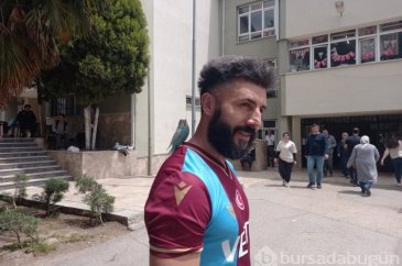 Sandık başında ilginç kareler

