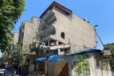 Depremde eğilen binalara ne olacak?