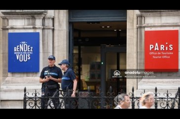 Fransa turizm sezonu hakkında endişeli, gösteriler durulmuyor