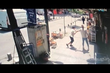 Kafalarına düşen parçalardan zor kaçtılar

