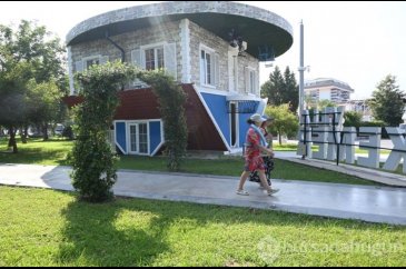 Kemer'deki ters eve ziyaretçi akımı