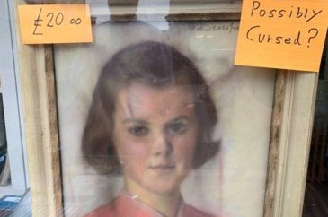 İngiltere'deki lanetli resim sosyal medyanın gündeminde