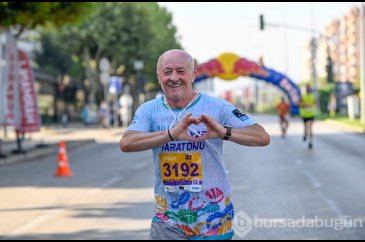 Nilüfer Yarı Maratonundan renkli kareler