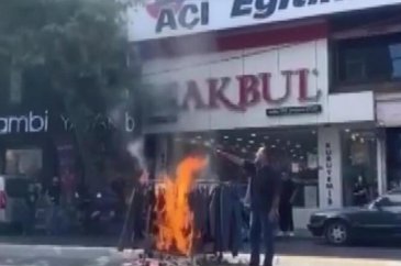 Bağcılar'da iş hanının ortak alanında satış yaptı çıkarılmak isteni...