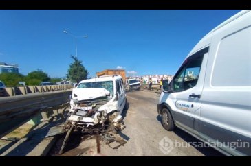 5 aracın karıştığı zincirleme kaza: 2 yaralı