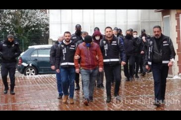 Yüzlerce silah ve parçalarıyla yakalanan 16 sanığa 26'şar yıla kada...