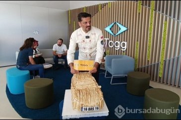 Bursalı börekçi Togg otomobilini almaya börekten yaptığı Togg ile g...