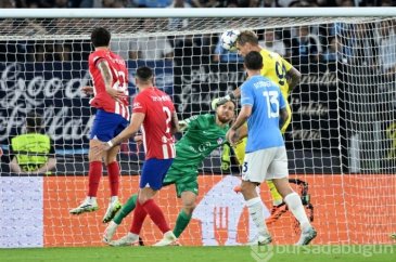 Lazio kalecisi Ivan Provedel tarihe geçti (Şampiyonlar Ligi'nde gol...