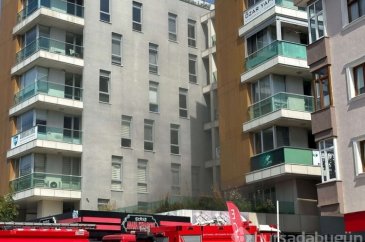 Üsküdar'da boya deposunda yangın çıktı