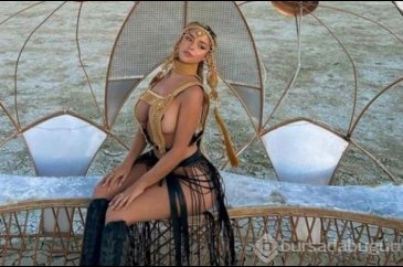 Demi Rose festival tarzıyla olay oldu
