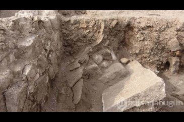 Assos Antik Kenti'nde 1800 yıllık kaplar bulundu