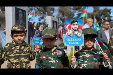 Azerbaycan'da 2. Karabağ Savaşı'nın yıl dönümünde şehitler anıldı