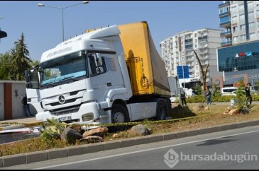 Mardin'de kovalamaca: "Dur" ihtarına uymayan TIR, lastiklerine ateş...
