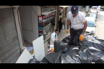 Bursa'da çöp ev