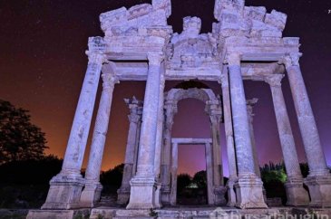Antik kentlerin gece görüntüleri adeta büyülüyor