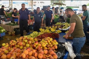 Antalya'da semt pazarlarında bağıran esnafa bin 295 TL ceza uygulan...