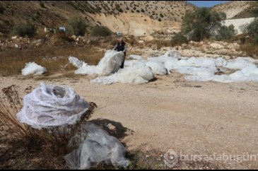 Boş arazide onlarca gelinlik bulundu