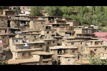 Bitlis'teki taş evler doğaseverlerin ilgisini çekiyor

