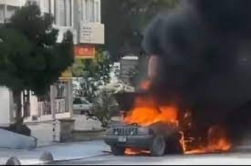 İstanbul'da park halindeki cip alev alev yandı