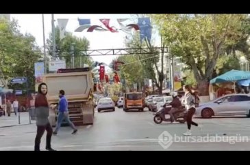 İstanbul Kadıköy'de hafriyat kamyonundan tehlikeli hareketler
