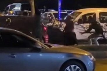 Trafikteki kavga sırasında hırsızlık