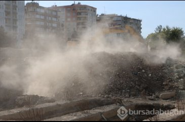 89 kişiye mezar olan Galeria Sitesi'nin temeli kapatılıyor
