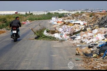 Adana'da havalimanının yanı çöplüğe döndü
