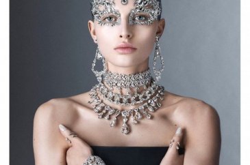 Swarovski'nin kozmik temalı 2023 Noel koleksiyonu