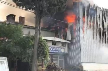 Küçükçekmece'de kimyasal madde deposunda yangın
