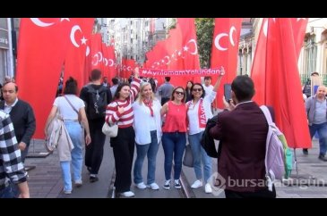 İstiklal Caddesi Türk bayraklarıyla donatıldı
