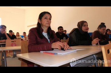 54 yaşındaki depremzede kadın üniversiteye başladı