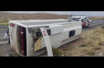 Kayseri'de yolcu midibüsü devrildi: 14 yaralı

