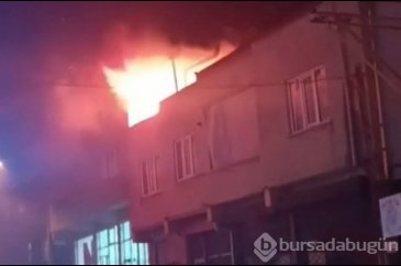 Bursa'da çatıda yangın çıktı! Sıçramadan söndürüldü