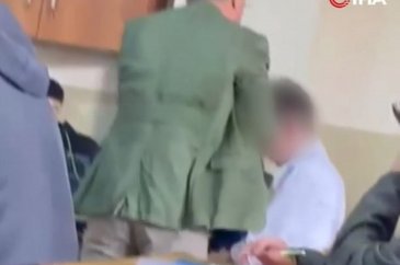 Beylikdüzü'nde öğretmen, öğrencisini kitapla dövdü
