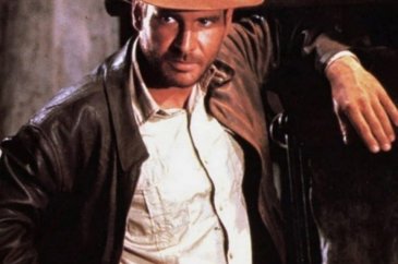 Indiana Jones'un gömleği açık artırmada!