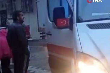 Yeni doğan bebeğini poşete koyup sokağa attı
