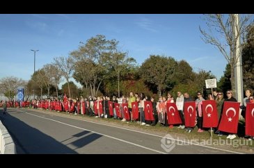 6 buçuk kilometrelik Ata'ya saygı zinciri
