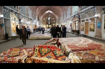 İranlı Türk esnaf, Atatürk'ün portresini ipek halıya işledi
